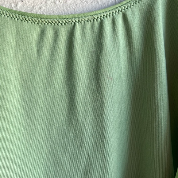 New Aerie Super Scoop One Piece Swimsuit
Medium 
Camper green - Picture 6 of 8